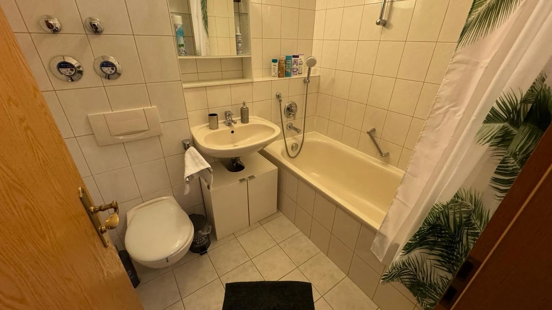 Kingsize Bett Boho Apartment Mit Tiefgarage Naehe Salzburg Freilassing