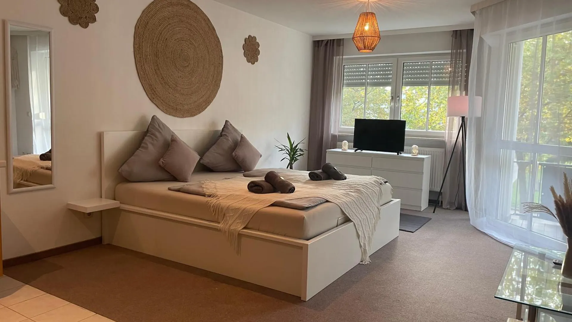 Kingsize Bett Boho Apartment Mit Tiefgarage Naehe Salzburg Freilassing