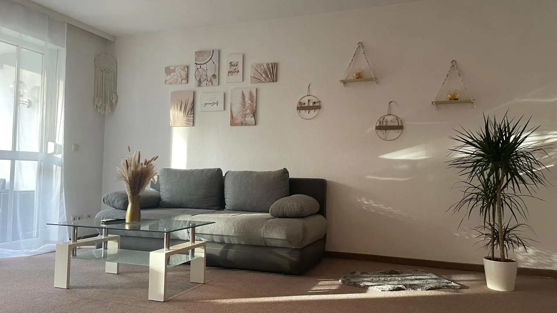 Kingsize Bett Boho Apartment Mit Tiefgarage Naehe Salzburg Freilassing Deutschland