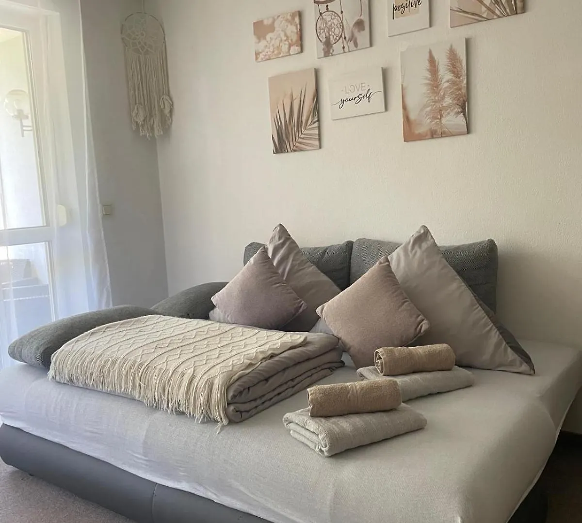 Kingsize Bett Boho Apartment Mit Tiefgarage Naehe Salzburg Freilassing